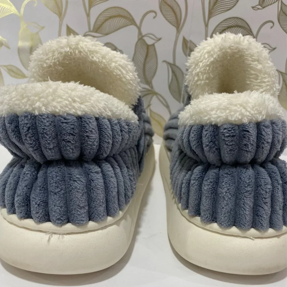 Cozy Plush Lined Slip-On Slippers With Ribbed Design & Durable Rubber Sole NWOT - Picture 7 of 8